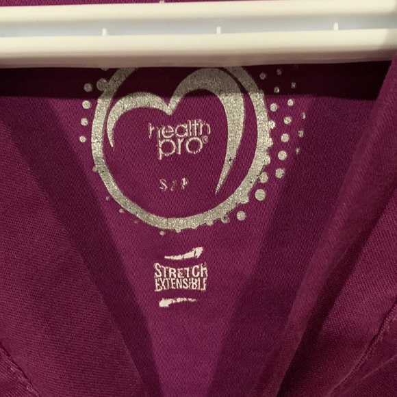 HEALTHPRO Scrub Too with pockets, badge ring and pen holder on sleeve - Picture 2 of 7